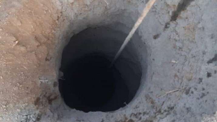 Four year old boy, boy falls, open borewell, Rajasthan, Jalore, rescue operation underway, rescue wo