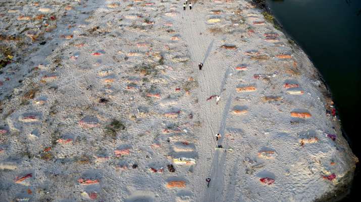 Centre asks UP, Bihar to prevent dumping of dead bodies in Ganga
