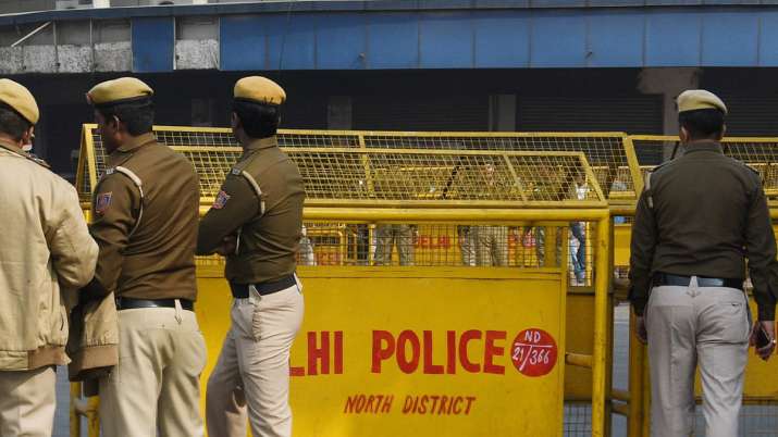 Delhi doctor commits suicide in Malviya Nagar.