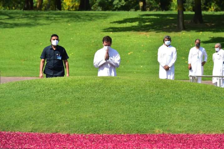 Rahul Gandhi pays homage to the first Prime Minister of