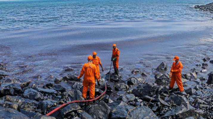 Oil leak, oil leakage spotted, cyclone taukate, barge off, Palghar coast, Maharashtra, cyclone taukt