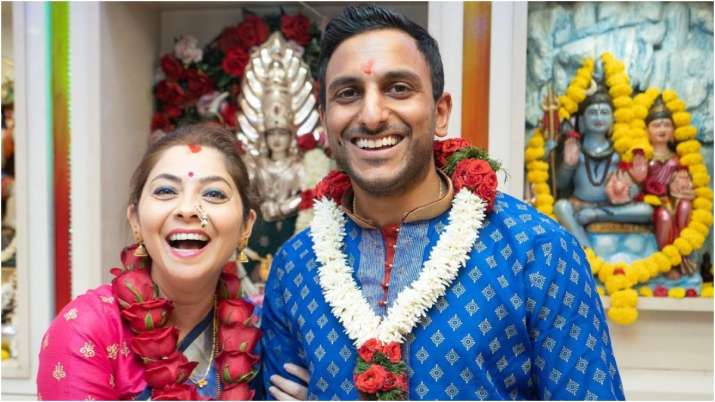Sonalee Kulkarni marries in Dubai, pledges to donate wedding fund for COVID 19 relief in India - Vimarsana News