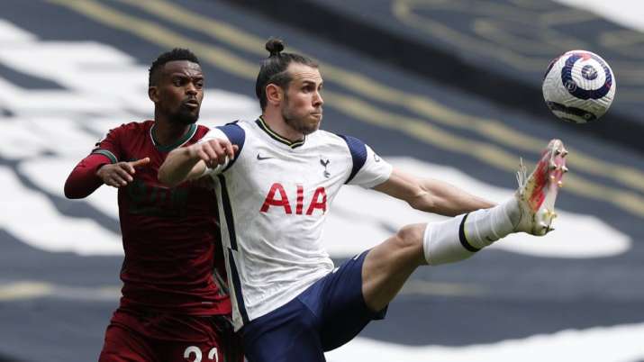 Tottenham's Gareth Bale, right, and Wolverhampton