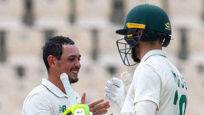 Quinton de Kock's unbeaten 141 guided South Africa to 322