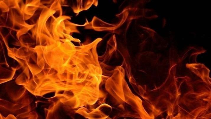 kolkata, kolkata fire, park street fire, fire at apeejay house, kolkata highrise fire,