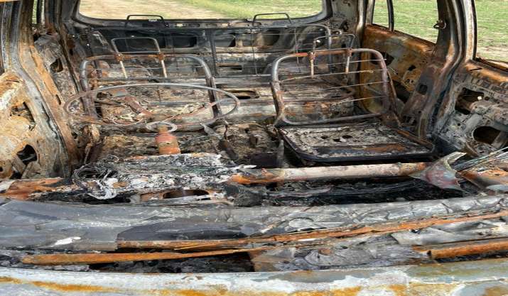India Tv - Police have recovered the car which the accused had set on fire to destroy evidence