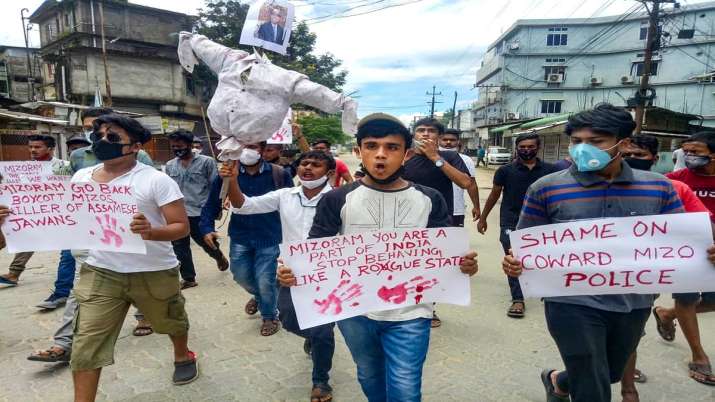 Cachar: Locals carry an effigy of Mizoram Chief Minister
