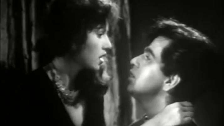 When Dilip Kumar reminded fans of Tarana&#39;s iconic scene in one of his last tweets | VIDEO | Celebrities News – India TV