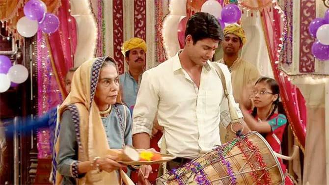 Sidharth Shukla mourns Balika Vadhu co-star Surekha Sikri&#39;s death, says &#39;RIP Dadisa&#39; | Tv News – India TV