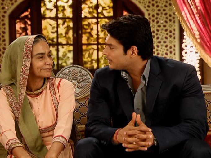 India Tv - Sidharth Shukla mourns Balika Vadhu co-star Surekha Sikri's death