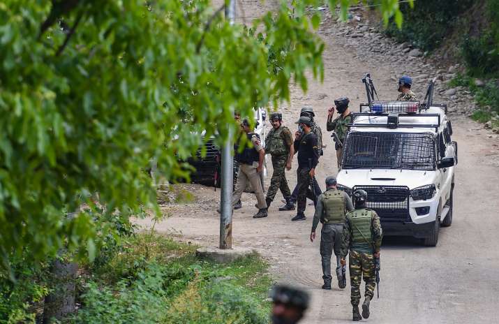 security forces LeT terrorists encounter kashmir