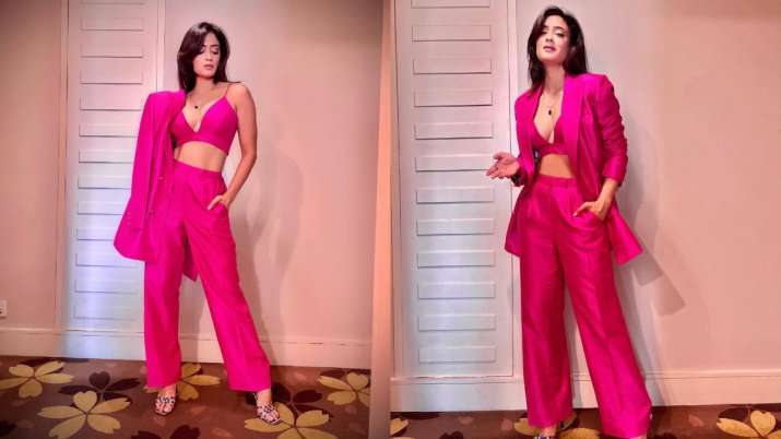 Khatron Ke Khiladi 11: Shweta Tiwari looks hotshot boss lady in pink pantsuit, fans go gaga about he