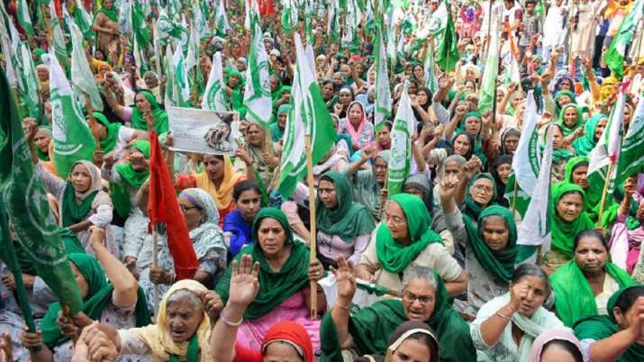 All-women Kisan Sansad at Jantar Mantar today to mark 8 ...