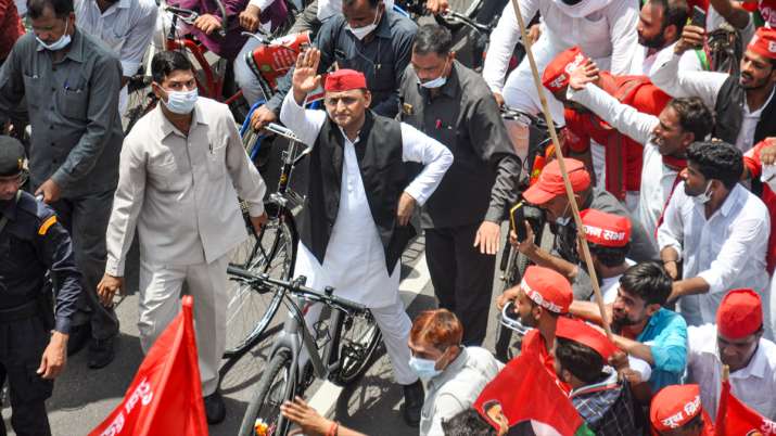 Uttar Pradesh Polls 2022 Mission Up In Mind Akhilesh Yadav Embarks On Cycle Yatra India News India Tv