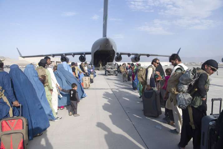 Taliban allows Americans, at-risk Afghans to leave after