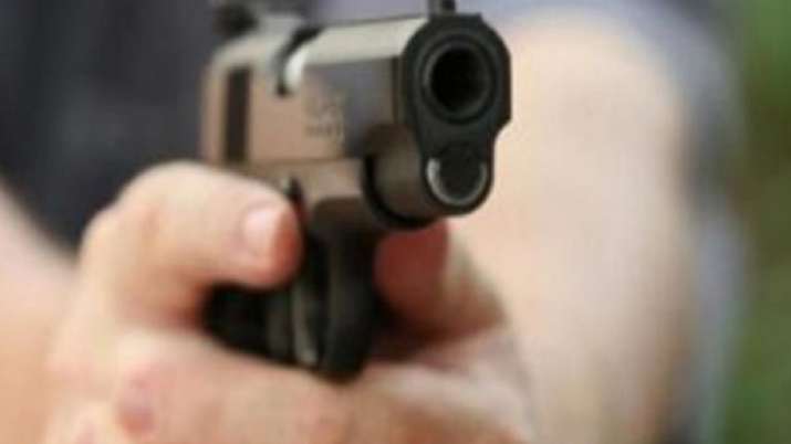 Uttar Pradesh, 17 year old boy, youth puts gun, gun on principal head, shoddy dressing, latest natio