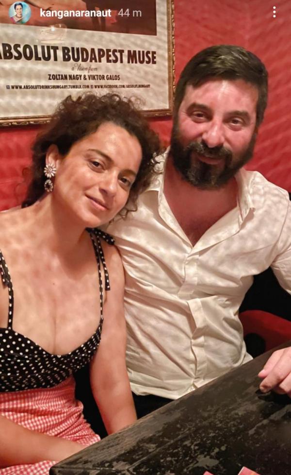 India Tv - Kangana Ranaut smiling as she wraps up the shoot of Dhaakad with Team Dinner in Budapest;  see photos
