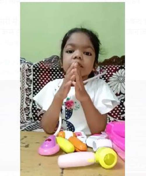 India Tv - 7-year-old Mahi appeals to Prime Minister Narendra Modi for help for the treatment in a video