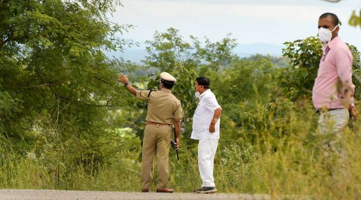 Karnataka Home Minister Araga Jnanendra visits the scene of