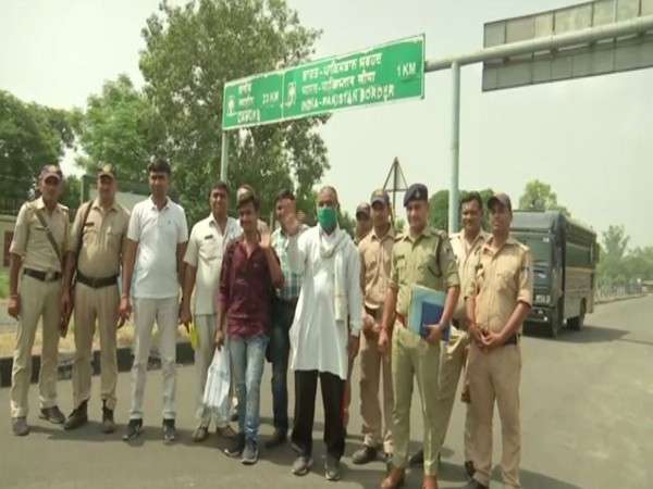 Two Pakistani prisoners sent back home via Attari border