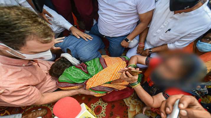 Delhi girl death, Rahul Gandhi, rahul gandhi in trouble, sharing victim family photo, victim family,