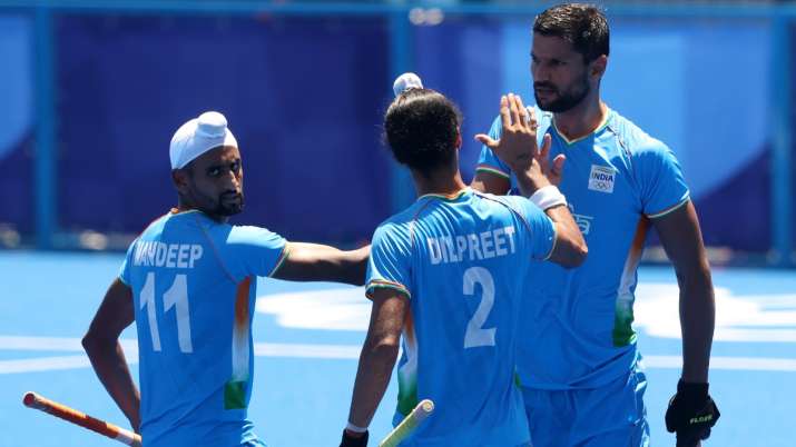 Punjab govt announces Rs 1 crore cash award for state players in  bronze-winning men's hockey team | Other News – India TV