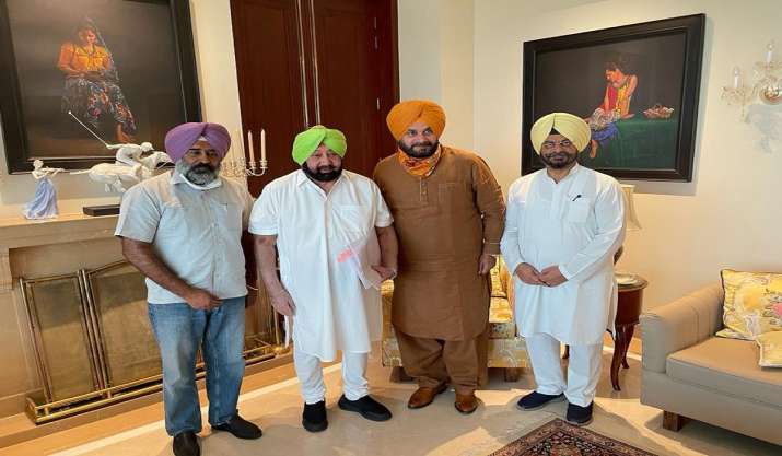 Punjab CM meets Navjot Sidhu, sets up panel for