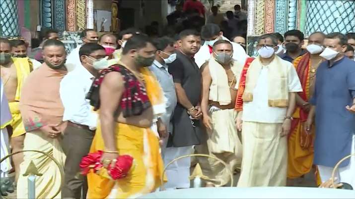 CJI NV Ramana, Chief Justice of India NV Ramana, NV Ramana offers prayers, Shree Jagannatha Temple,