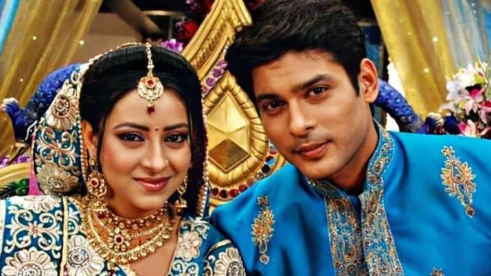 Sidharth Shukla 'forcibly sent 20,000' to Balika Vadhu co-star ...