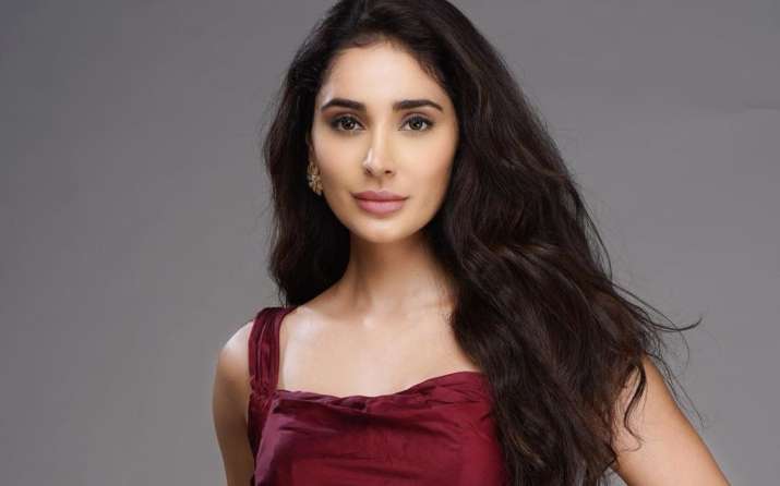 Namaste England fame Alankrita Sahai held hostage, robbed of ₹6.5 lakh on knife point Namaste England fame Alankrita Sahai held hostage, robbed of ₹6.5 lakh on knife point