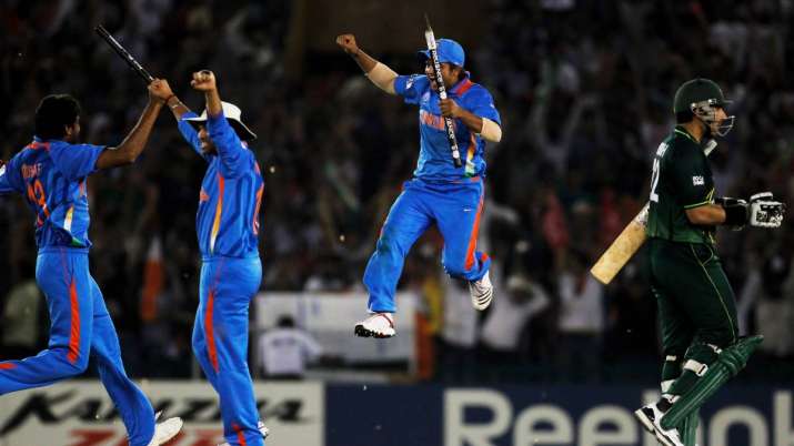 India Tv - The 2011 World Cup semi-final in Mohali saw India emerge in flying colours as they won by 29 runs against Pakistan. India Tv - The 2011 World Cup semi-final in Mohali saw India emerge in flying colours as they won by 29 runs ag