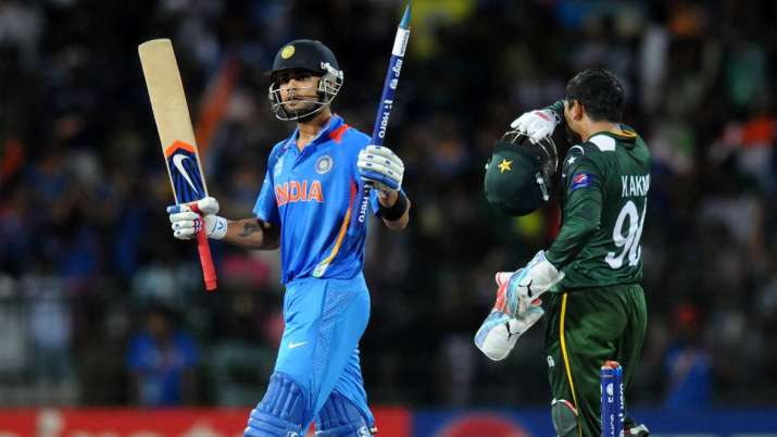 India Tv - Virat Kohli played a crucial knock in India's win over Pakistan at 2016 World Cup.