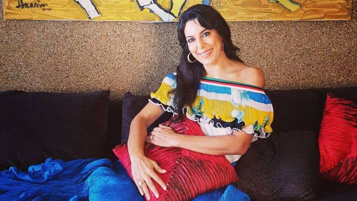 Pooja Bedi tests positive for COVID-19, says it's not her 'personal decision'