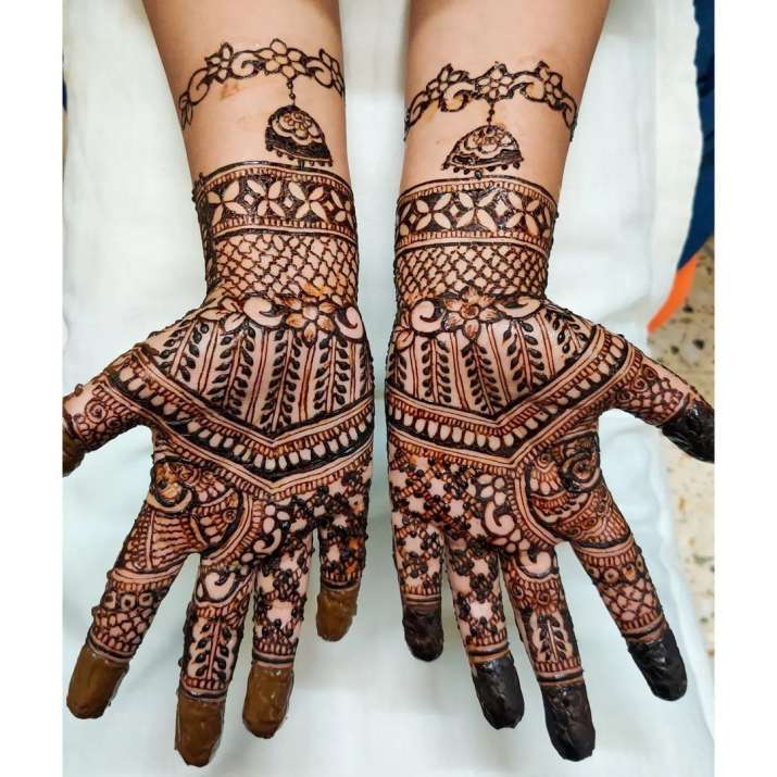 Karwa Chauth 2021: Latest Mehendi Designs You Should Try On Your Hands ...