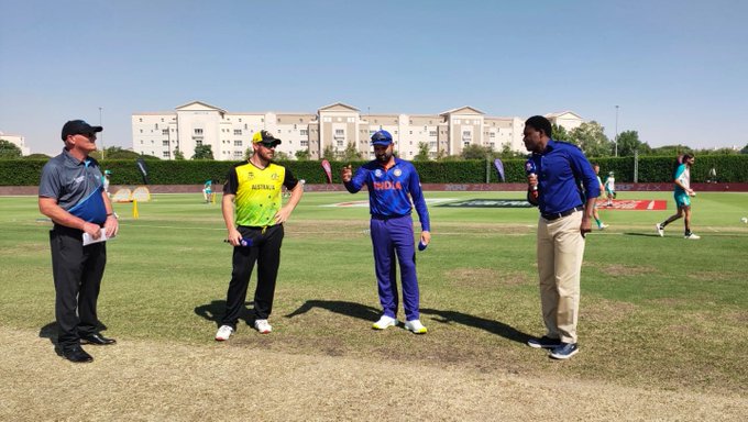 Australia captain Aaron Finch won the toss and opted to bat