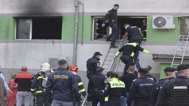 Romanian hospital blaze kills at least 7 COVID patients