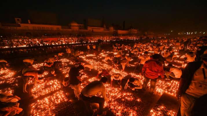 Ayodhya Deepotsav Guinness World Record 9 lakh oil lamps Diwali 2021 ...