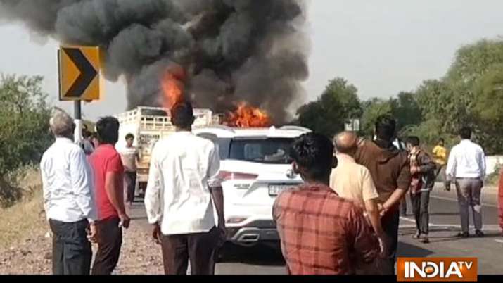 Lebih dari 10 dikhawatirkan tewas dalam tabrakan bus-tanker di Rajasthan’s Barmer