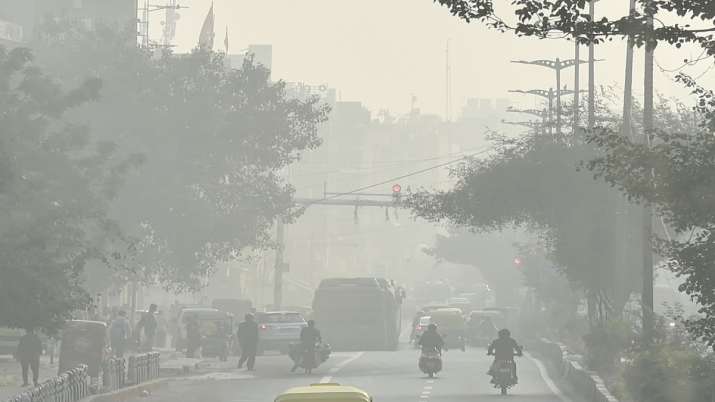 Delhi's air quality has been hovering in the 'very poort'