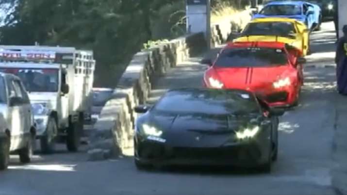 Komunitas Lamborghinis India Shimla mengendarai 50 jam video mobil mewah