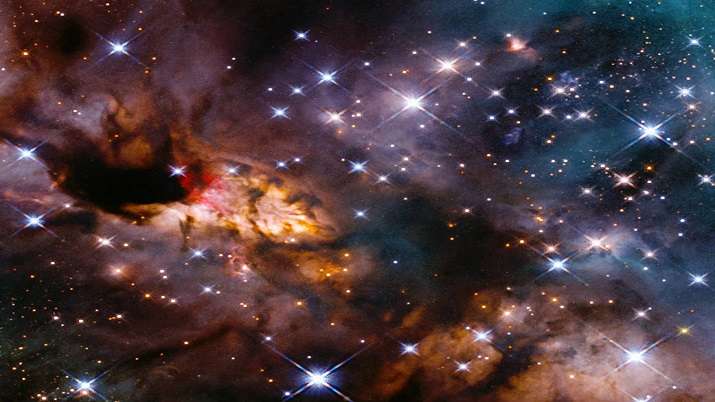 Impresionante imagen de la nebulosa del camarón, estrellas de la Vía Láctea, galaxia, telescopio Hubble de la NASA