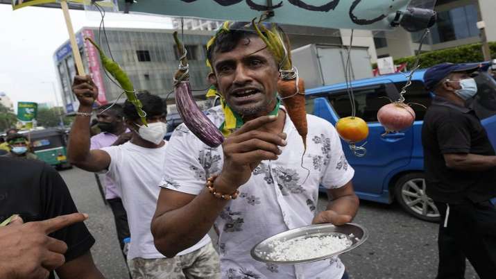 India Tv - Sri Lanka, protest, sri lanka economic conditions, sri lanka fuel shortage, latest international new