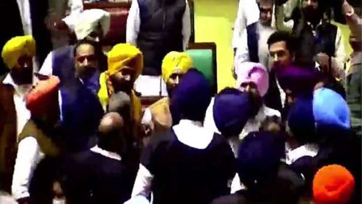 Sidhu, Majithia come to blows in Punjab Assembly
