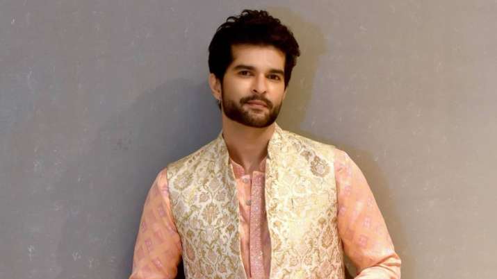 Raqesh Bapat pens open letter for fans after BB15 exit