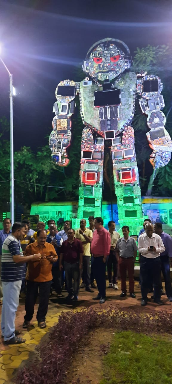 India Tv - ITI Berhampur students create 30ft tall robot sculpture