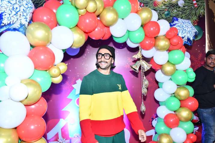 India Tv - Ranveer Singh celebrates Christmas with kids