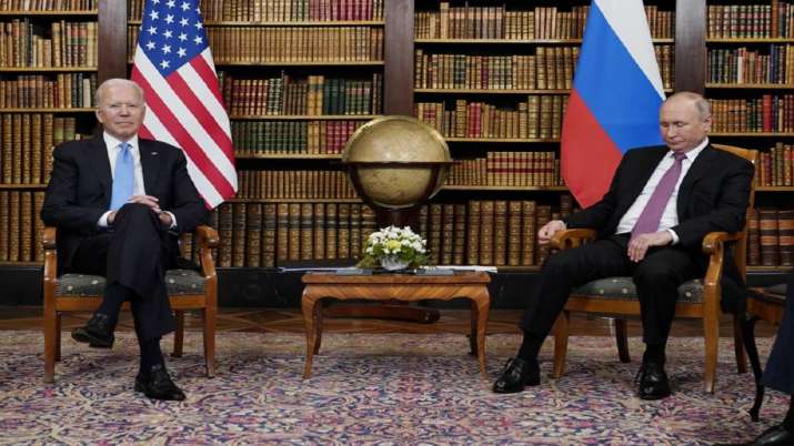 Joe Biden, Vladimir Putin akan mengadakan panggilan untuk meningkatkan tuntutan keamanan