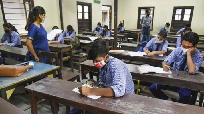 CBSE apologises for Gujarat riots question in Class 12