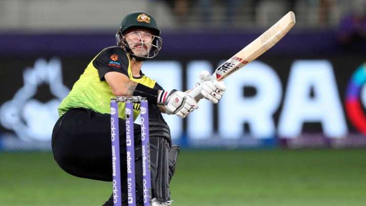 India Tv - Matthew Wade plays a paddle sweep against Shaheen Sha Afridi in the semi-final of the ICC T20 World C