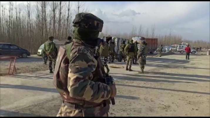 Jammu & Kashmir Terrorists hurl grenade towards security bunker in Anantnag - Vimarsana News